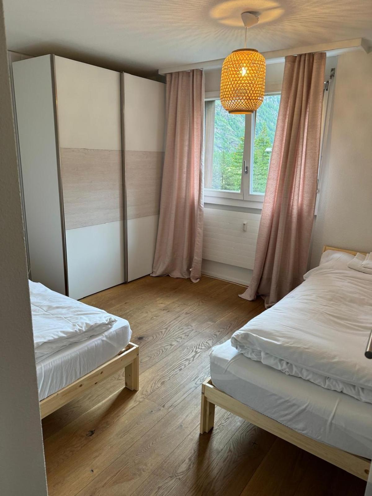 Moderne Dachwohnung Naehe Zermatt Mit Balkon 태쉬 외부 사진